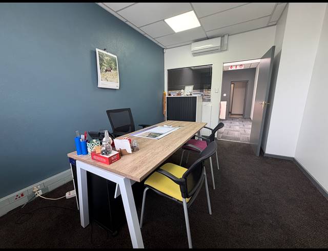 86.40M² OFFICE TO LET IN WOODMEAD